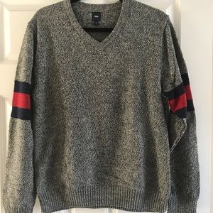Gap sweater